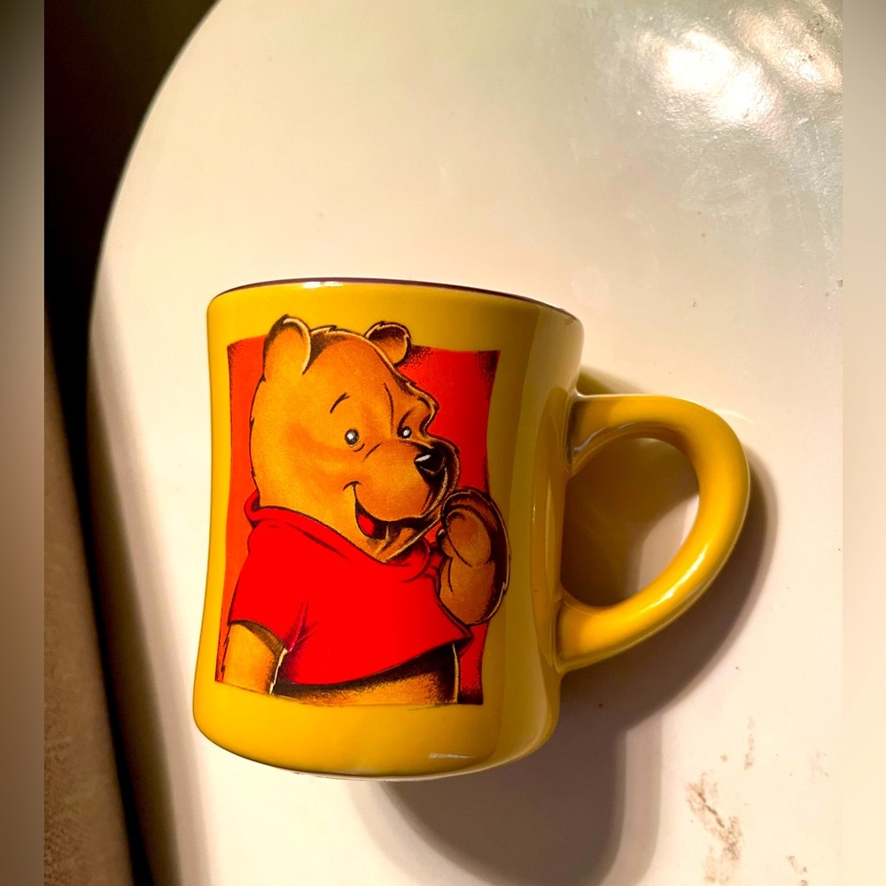 Disney Mug, Winnie the Pooh.good condition